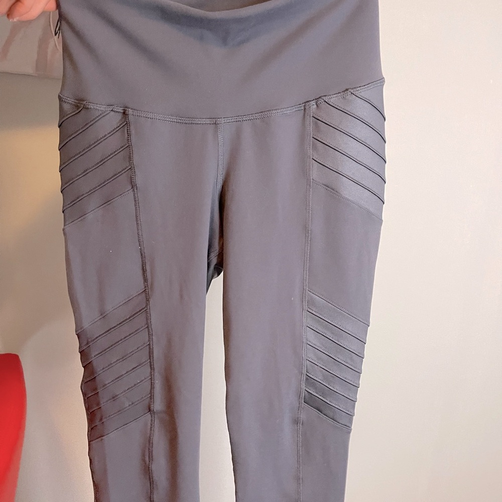 3/$30 Old navy active leggings